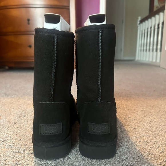 NWT UGG Classic Short II black boot - women’s size 9 - Picture 6 of 10